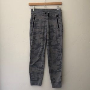 Old Navy Jogger Sweatpants - Gray Camo